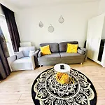 Millennium Express Lemon شقة