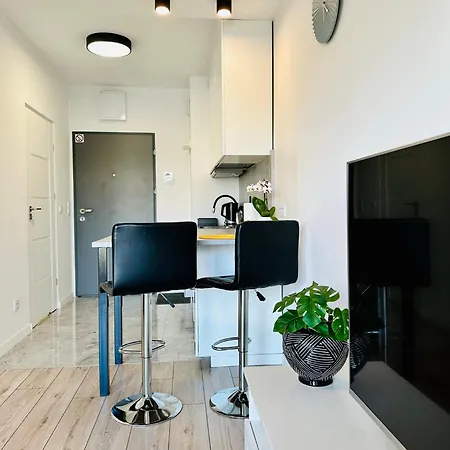 Millennium Express Lemon Apartment Warsaw